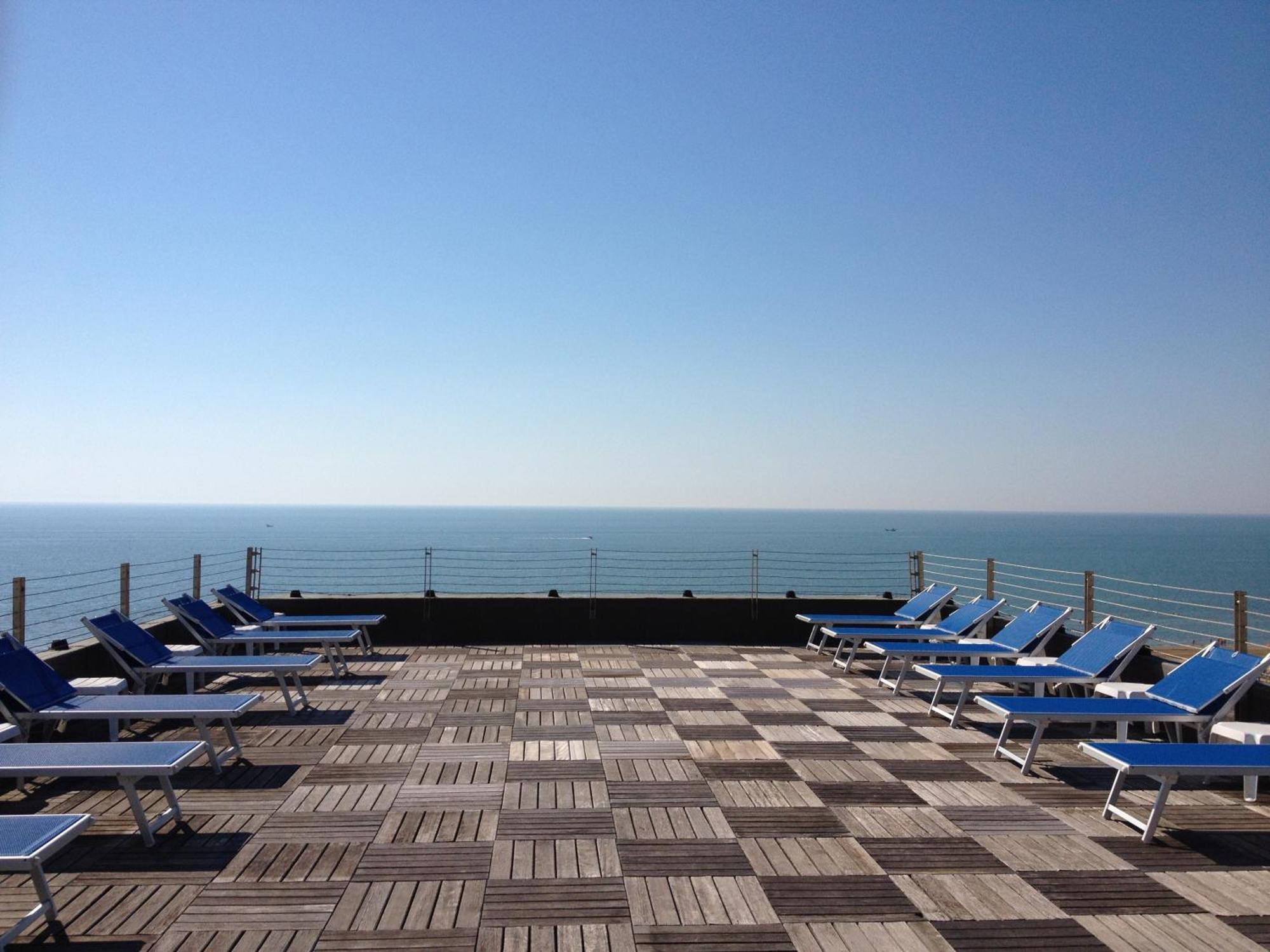 Grand Hotel Playa リニャーノ・サッビアドーロ エクステリア 写真